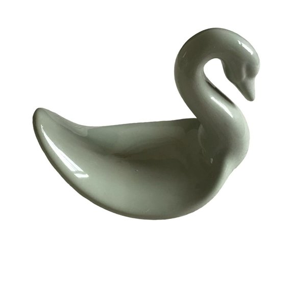 VINTAGE | Blue Swan Ceramic Hand Towel Holder - Picture 1 of 8